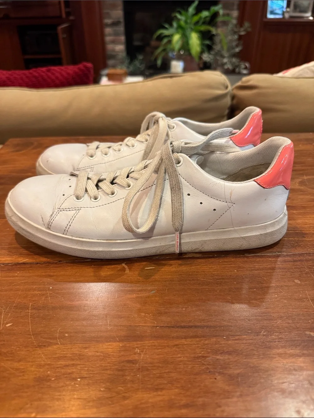 Tory Burch Women’s Sneakers 8 White Leather Comfort Travel Peach Logo